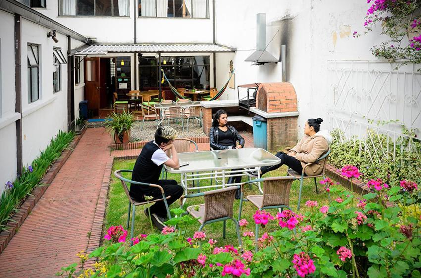 Hostal La Pinta Bogotá Dış mekan fotoğraf