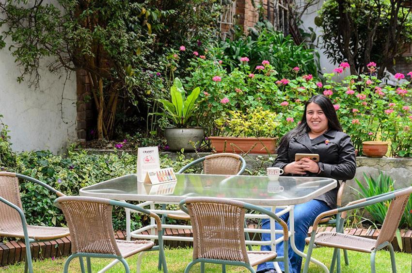 Hostal La Pinta Bogotá Dış mekan fotoğraf